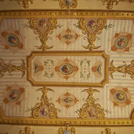 Capitale Szálloda 3*
